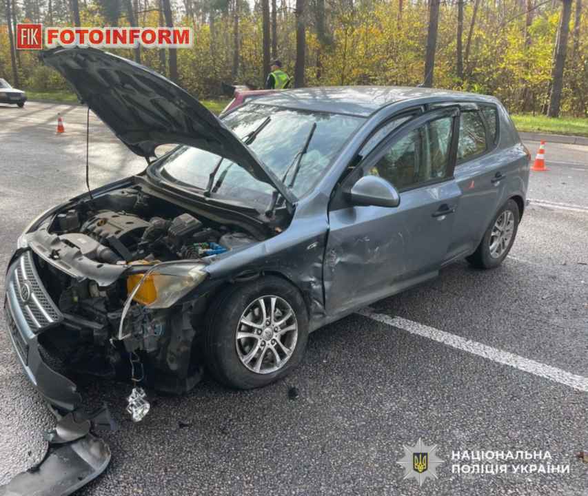 Наслідки ДТП за участю автомобілів Kia та Honda на вулиці Холодноярській у Кропивницькому