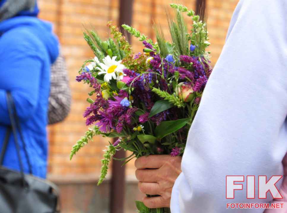 біля храму Святого Володимира Великого ПЦУ в Кропивницькому, фото Ігоря Філіпенка