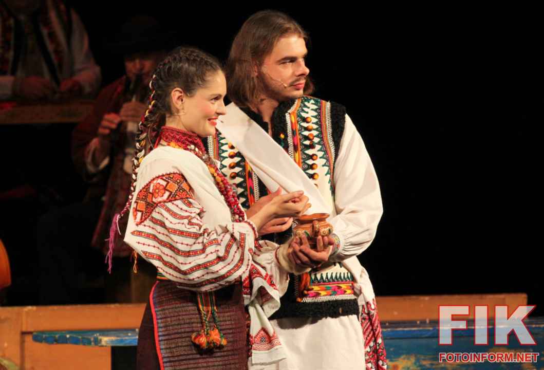 «Гуцульське весілля» Івано-Франківського драмтеатру на фестивалі «Вересневі самоцвіти» у Кропивницькому, фото Ігоря Філіпенка