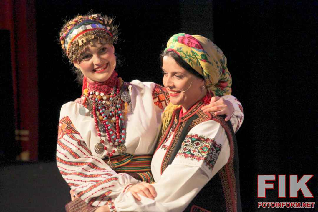 «Гуцульське весілля» Івано-Франківського драмтеатру на фестивалі «Вересневі самоцвіти» у Кропивницькому, фото Ігоря Філіпенка
