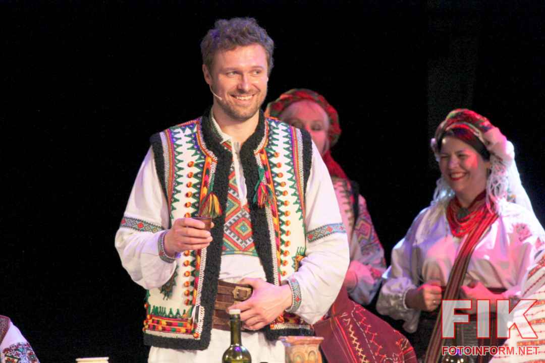 «Гуцульське весілля» Івано-Франківського драмтеатру на фестивалі «Вересневі самоцвіти» у Кропивницькому, фото Ігоря Філіпенка