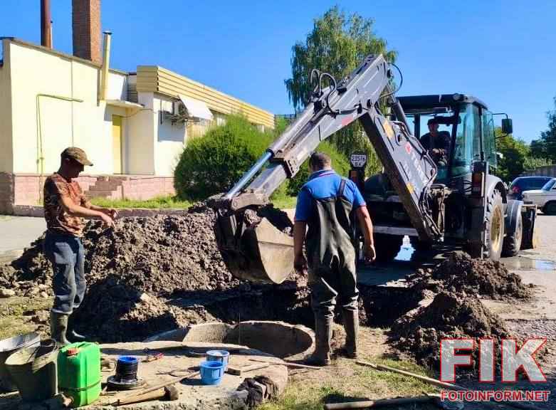 Ремонтні роботи на водопроводі спеціалістами ОКВП Дніпро-Кіровоград