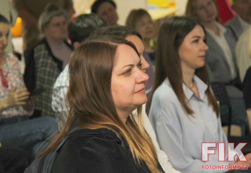 Відкриття соціального простору Community House у бібліотеці імені Чижевського в Кропивницькому, презентація хабу для ВПО та активістів.