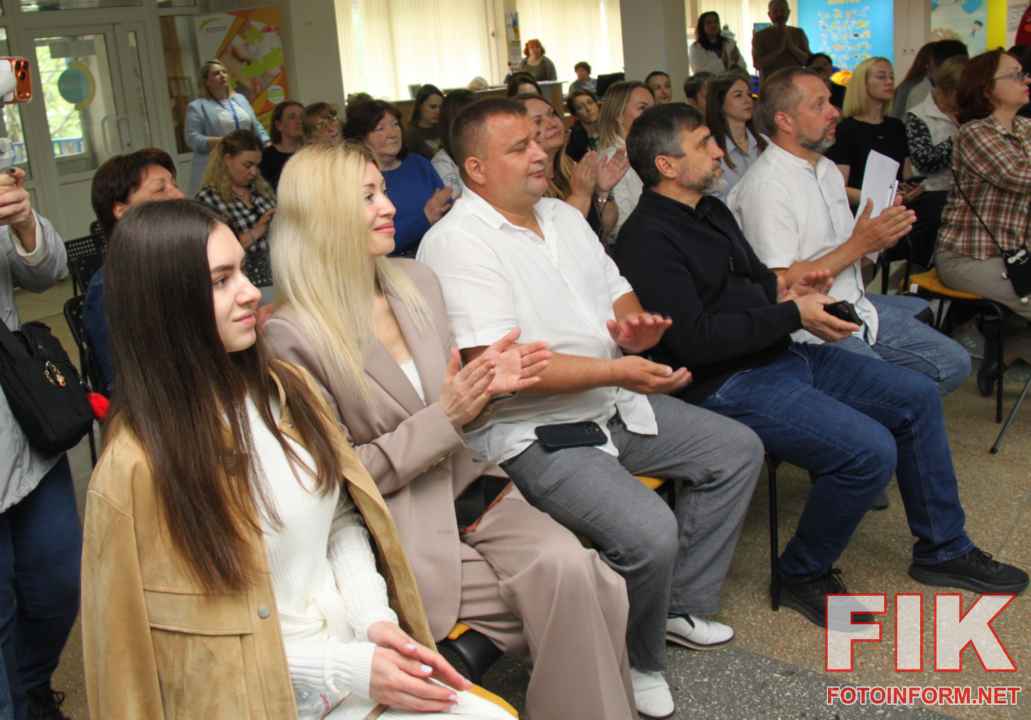 Відкриття соціального простору Community House у бібліотеці імені Чижевського в Кропивницькому, презентація хабу для ВПО та активістів.