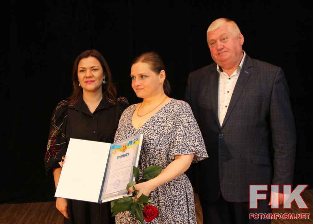 Відзначили кращих журналістів у театрі імені Марка Кропивницького до Дня журналіста