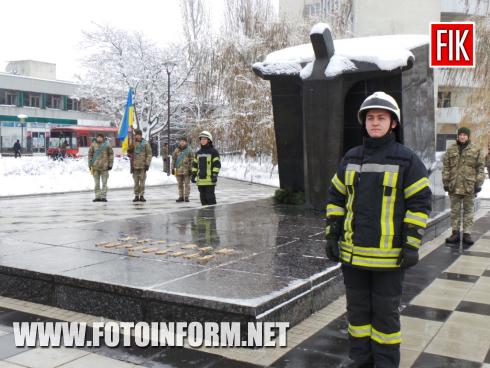 Сьогодні, 14 грудня, біля пам`ятника «Жертвам Чорнобиля» відбулося вшанування учасників ліквідації наслідків аварії на Чорнобильській атомній електростанції.