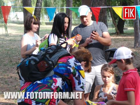 Сьогодні, 28 серпня, у місті Кропивницький на Козачому острові презентували проект першої велосипедної доріжки, повідомляє FOTOINFORM.NET
