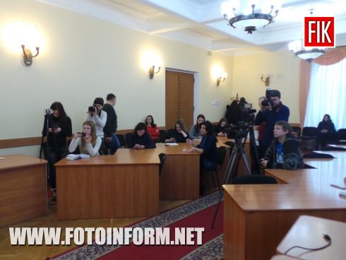 Сьогодні, 5 лютого, у міській раді Кропивницького відбувається прес-конференція начальника управління капітального будівництва Сергія Білоконя на тему: «Реконструкція арки»