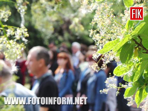 Сьогодні, 22 травня, у місті Кропивницький на площі біля пам’ятника Т.Г.Шевченку відбувся урочистий мітинг, повідомляє FOTOINFORM.NET