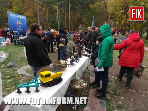 Зараз у місті Кропивницький відбуваються святкові заходи, які присвячені Дню захисника України, повідомляє FOTOINFORM.NET