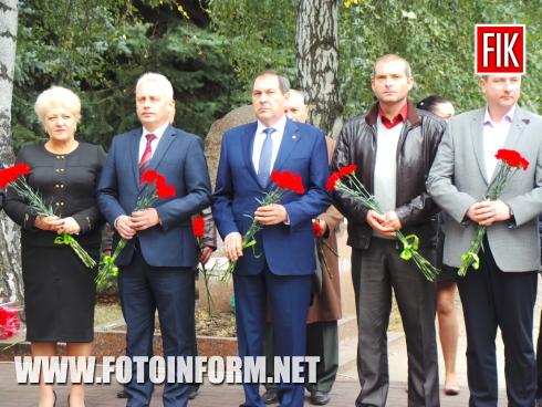 Сьогодні, 22 вересня, відзначаючи День партизанської слави, партизани й підпільники 1941 – 1944 років разом з представниками кіровоградської міської й обласної влади та громадськості міста зібралися на території військово-меморіального цвинтаря, що на Фортечних валах, для вшанування полеглих героїв