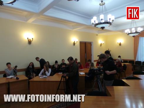 Сьогодні, 30 жовтня, у міській раді Кропивницького відбувається прес-конференція директора департаминту з питань економічного розвитку, торгівлі та інвестицій - начальника управління економіки Андрія Паливоди