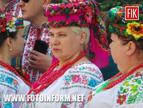 Сьогодні, 18 травня, в Кіровоградській обласній філармонії відбулося відкриття ХХVІІІ Всеукраїнського фестивалю-конкурсу вокально-хорового мистецтва «Калиновий спів», повідомляє FOTOINFORM.NET