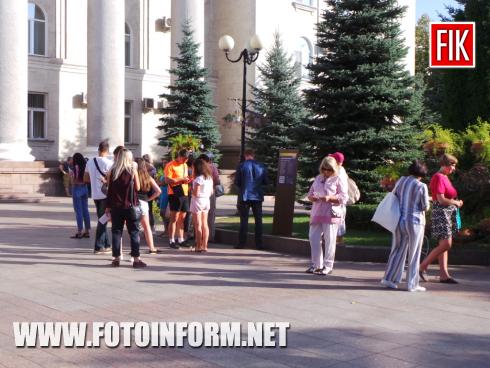 Сьогодні, 28 серпня, у місті Кропивницький презентували інформаційні таблиці з QR-кодами до історичних та архітектурних пам’яток обласного центру, повідомляє FOTOINFORM.NET